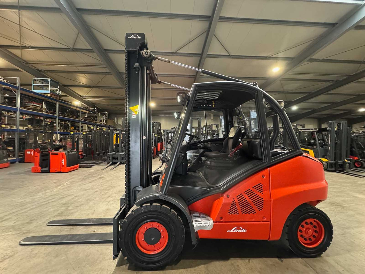 2011 LINDE H50D 5.000KG 3.+4TH VALVE DIESEL FORKLIFT FORKLIFT - Forklift: picture 1 2011 LINDE H50D 5.000KG 3.+4TH VALVE DIESEL FORKLIFT FORKLIFT - Forklift: picture 1