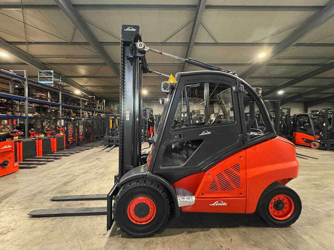 2011 SERVICE 11/2026 LINDE H50D 5.000KG 3.+4. VALVE DIESEL FORKLIFT FORKLIFT - Forklift: picture 1 2011 SERVICE 11/2026 LINDE H50D 5.000KG 3.+4. VALVE DIESEL FORKLIFT FORKLIFT - Forklift: picture 1