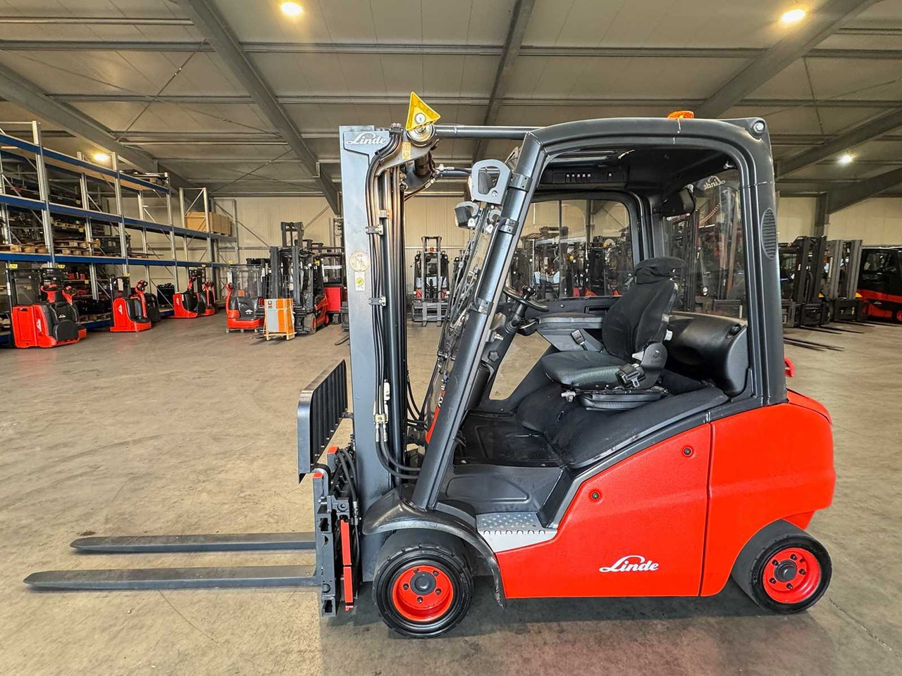 2011 SERVICE + UVV 09/2026 LINDE H20T 2.000KG TRIPLEX 3.+4. - Forklift: picture 5 2011 SERVICE + UVV 09/2026 LINDE H20T 2.000KG TRIPLEX 3.+4. - Forklift: picture 5