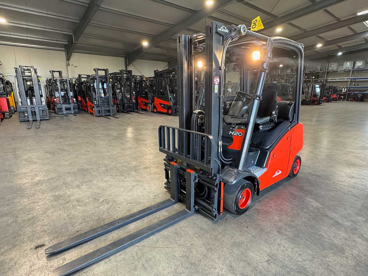 2011 SERVICE + UVV 09/2026 LINDE H20T 2.000KG TRIPLEX 3.+4. - Forklift: picture 1 2011 SERVICE + UVV 09/2026 LINDE H20T 2.000KG TRIPLEX 3.+4. - Forklift: picture 1