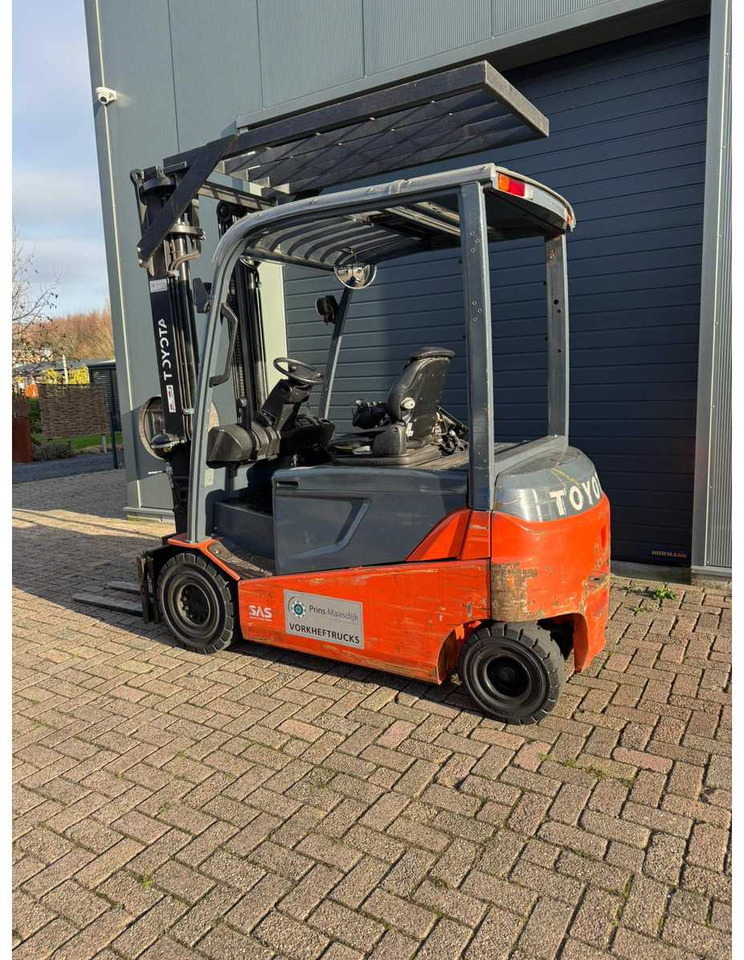 2013 TOYOTA 8FBMT25 FORKLIFT - Forklift: picture 4 2013 TOYOTA 8FBMT25 FORKLIFT - Forklift: picture 4