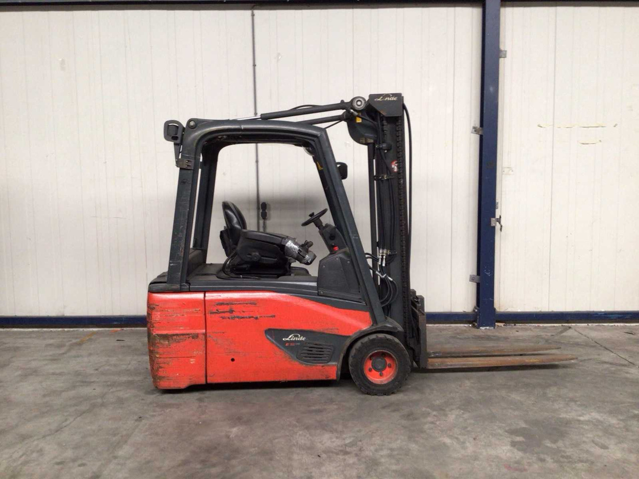 2014 LINDE E18 FORKLIFT - Forklift: picture 3 2014 LINDE E18 FORKLIFT - Forklift: picture 3