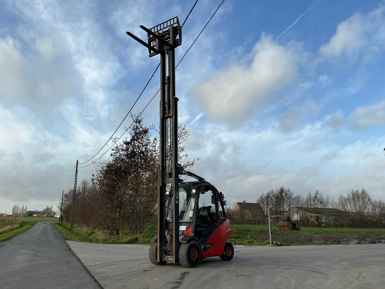 2014 LINDE H30D FORKLIFT - Forklift: picture 1 2014 LINDE H30D FORKLIFT - Forklift: picture 1