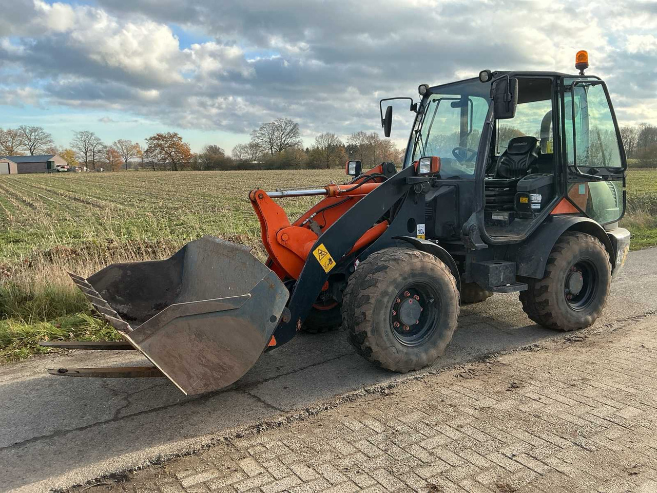 2015 KOMATSU WA70-7 SHOVEL - Wheel loader: picture 2 2015 KOMATSU WA70-7 SHOVEL - Wheel loader: picture 2