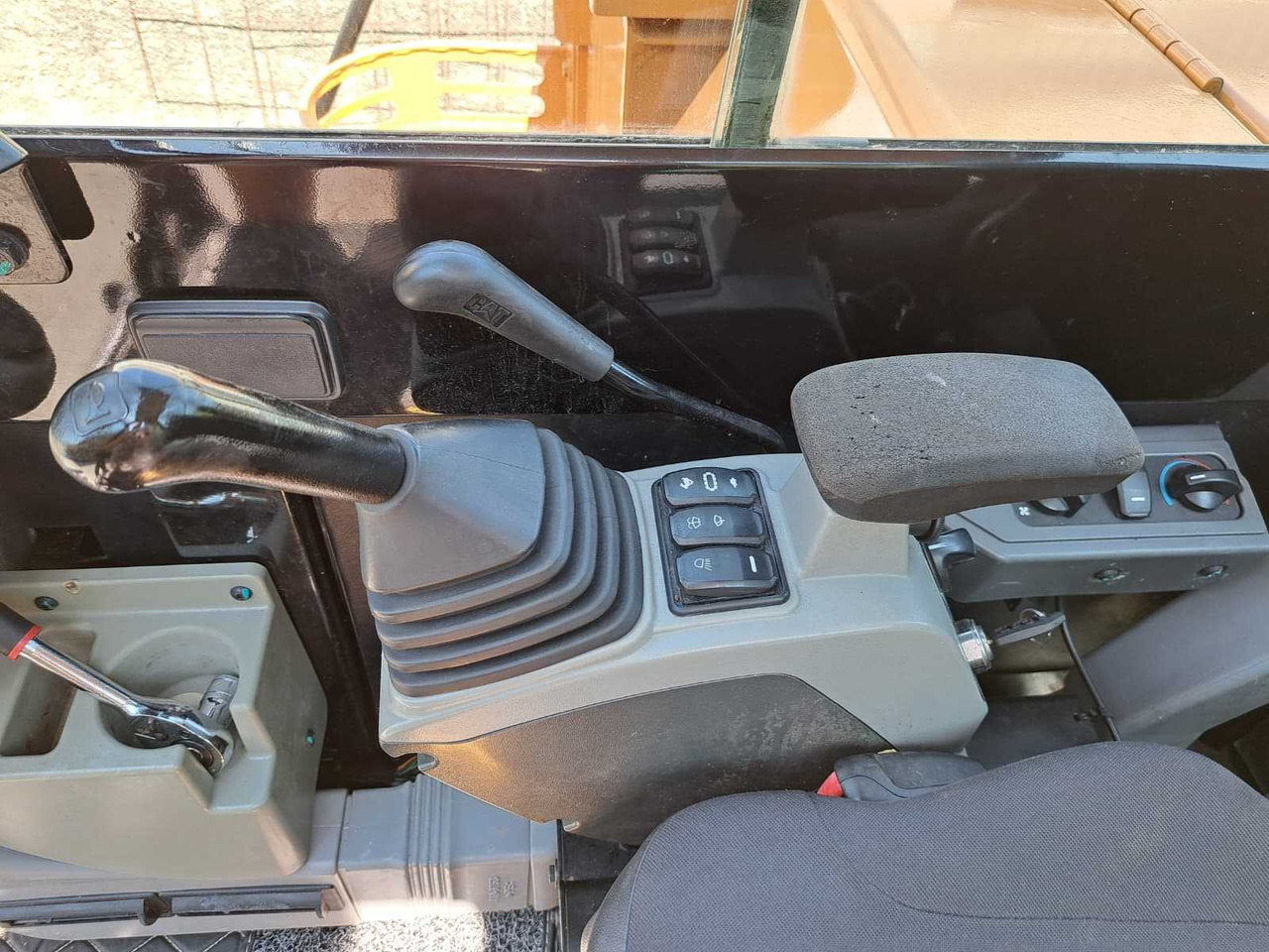 Excavator 2016 CATERPILLAR 305.5E2 MINI EXCAVATOR: picture 8