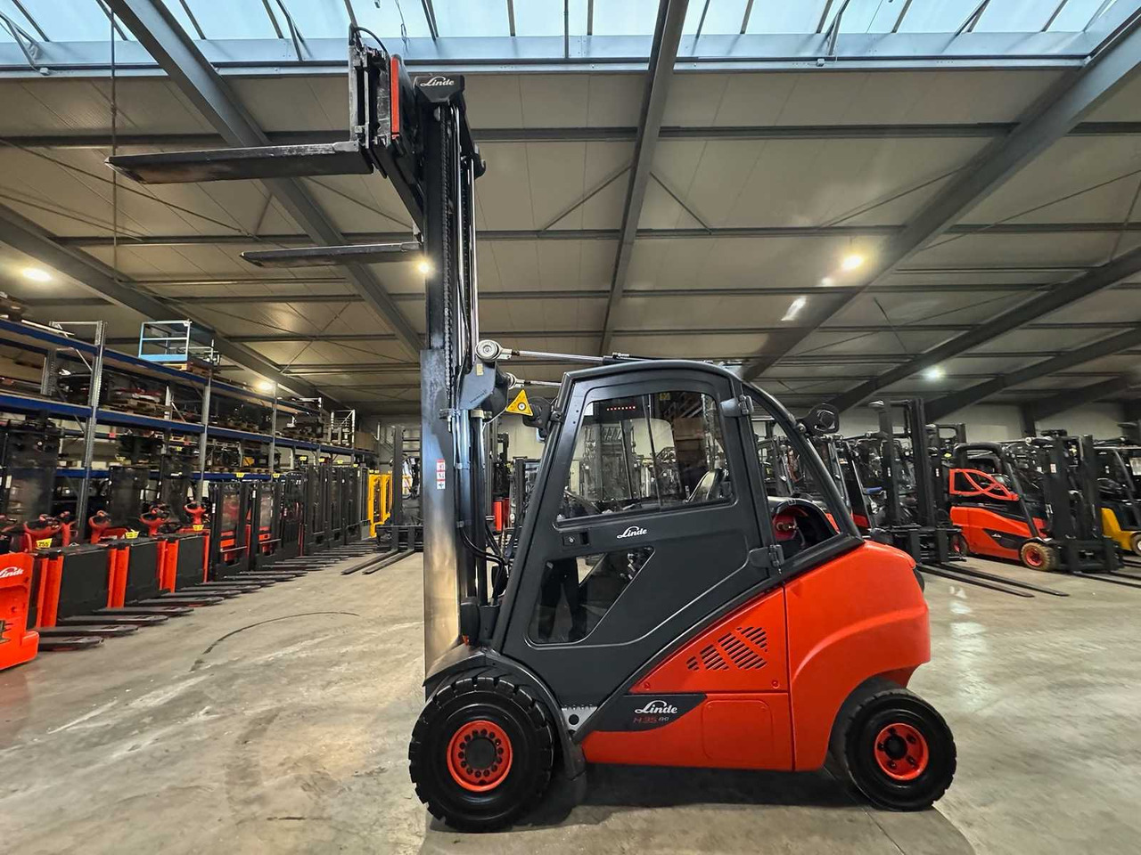 2016 SERVICE + UVV 03/2026 LINDE H35T-02 3RD + 4TH + 5TH VALVE FORK ADJUSTER TELESCOPIC FORKS STVZO GAS FORKLIFT 2,595 HOURS - Forklift: picture 3 2016 SERVICE + UVV 03/2026 LINDE H35T-02 3RD + 4TH + 5TH VALVE FORK ADJUSTER TELESCOPIC FORKS STVZO GAS FORKLIFT 2,595 HOURS - Forklift: picture 3