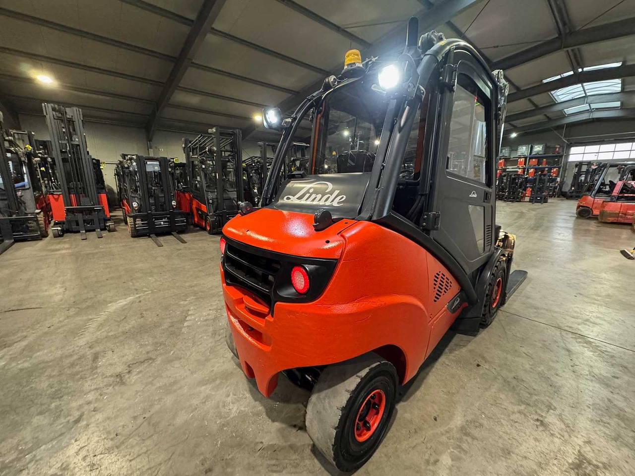 2016 SERVICE + UVV 03/2026 LINDE H35T-02 3RD + 4TH + 5TH VALVE FORK ADJUSTER TELESCOPIC FORKS STVZO GAS FORKLIFT 2,595 HOURS - Forklift: picture 5 2016 SERVICE + UVV 03/2026 LINDE H35T-02 3RD + 4TH + 5TH VALVE FORK ADJUSTER TELESCOPIC FORKS STVZO GAS FORKLIFT 2,595 HOURS - Forklift: picture 5