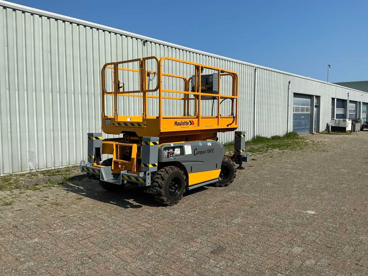 2017 HAULOTTE COMPACT 10 RTE AERIAL PLATFORM - Aerial platform: picture 3 2017 HAULOTTE COMPACT 10 RTE AERIAL PLATFORM - Aerial platform: picture 3