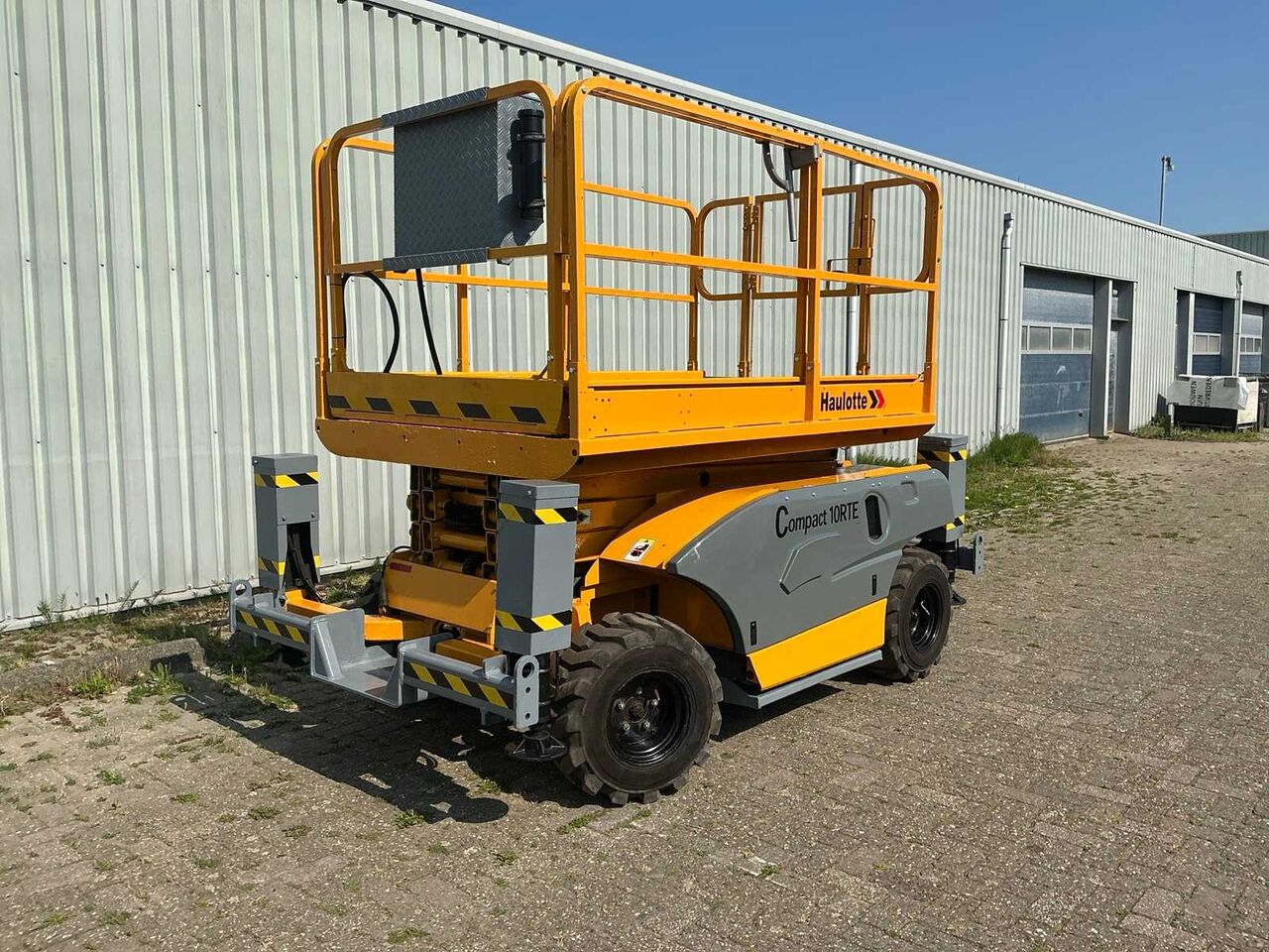 2017 HAULOTTE COMPACT 10 RTE AERIAL PLATFORM - Aerial platform: picture 1 2017 HAULOTTE COMPACT 10 RTE AERIAL PLATFORM - Aerial platform: picture 1