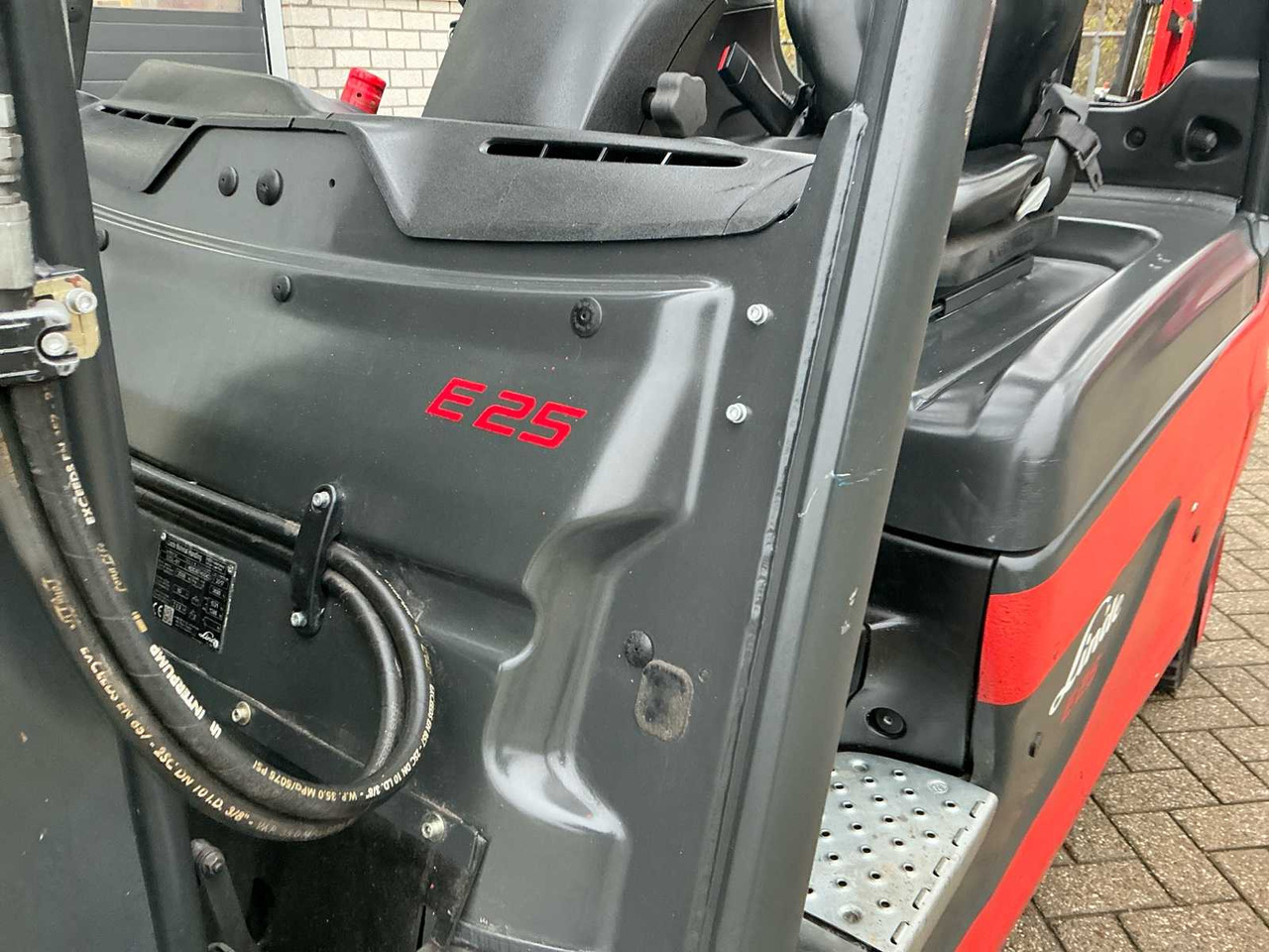 Forklift 2017 LINDE E25L-01 FORKLIFT TRUCK: picture 9 Forklift 2017 LINDE E25L-01 FORKLIFT TRUCK: picture 9