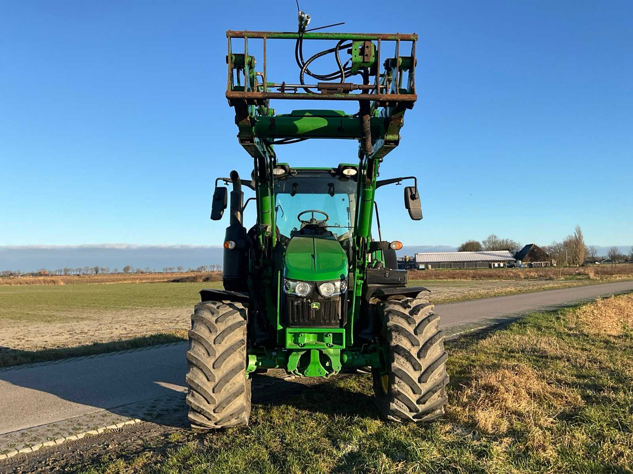 2019 JOHN DEERE 6120M COMMAND QUAD FRONT LOADER FOUR WHEEL DRIVE FARM TRACTOR - Farm tractor: picture 4 2019 JOHN DEERE 6120M COMMAND QUAD FRONT LOADER FOUR WHEEL DRIVE FARM TRACTOR - Farm tractor: picture 4