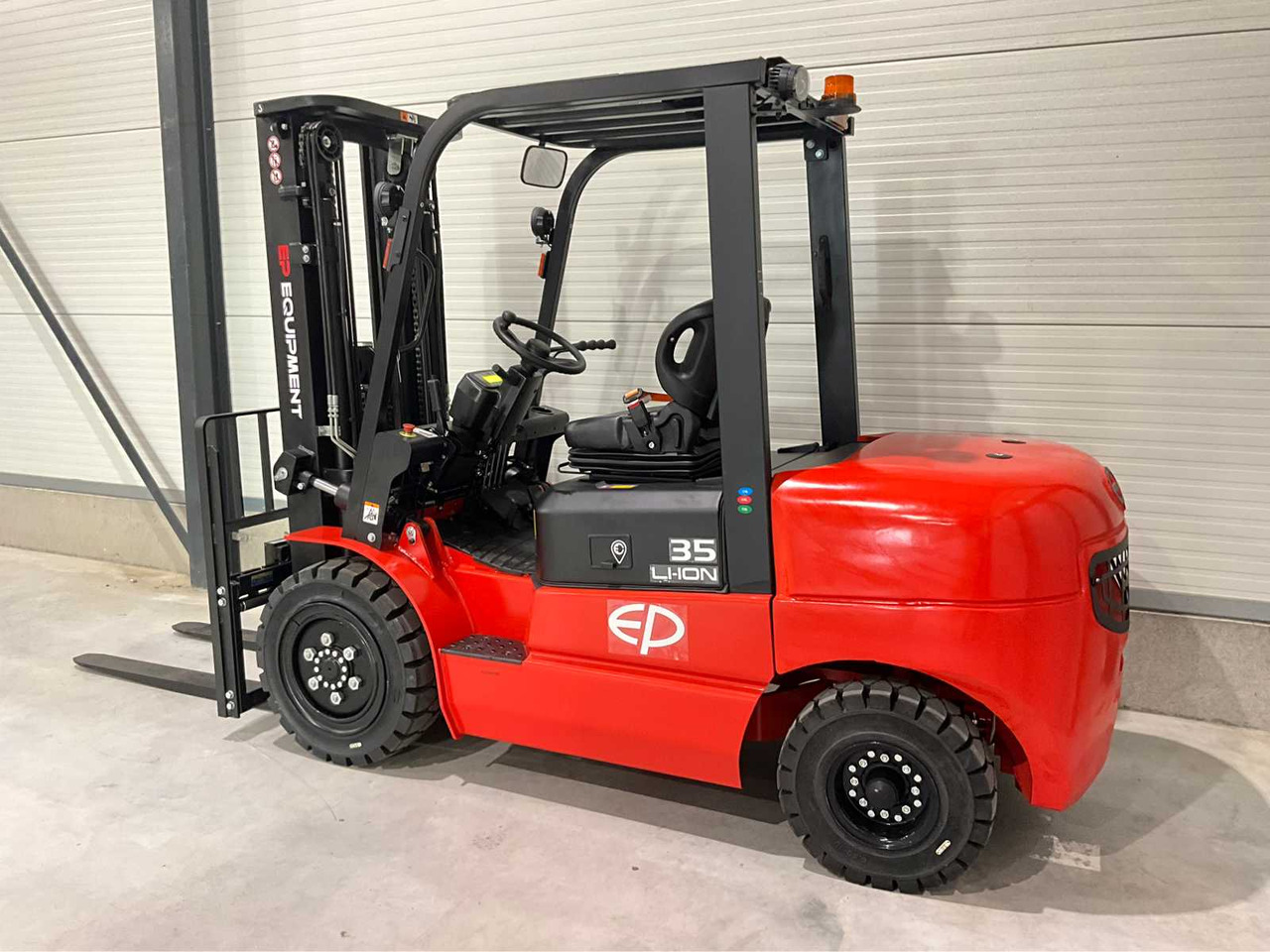 2025 EP EFL 352 LI-ION FORKLIFT - Forklift: picture 3 2025 EP EFL 352 LI-ION FORKLIFT - Forklift: picture 3