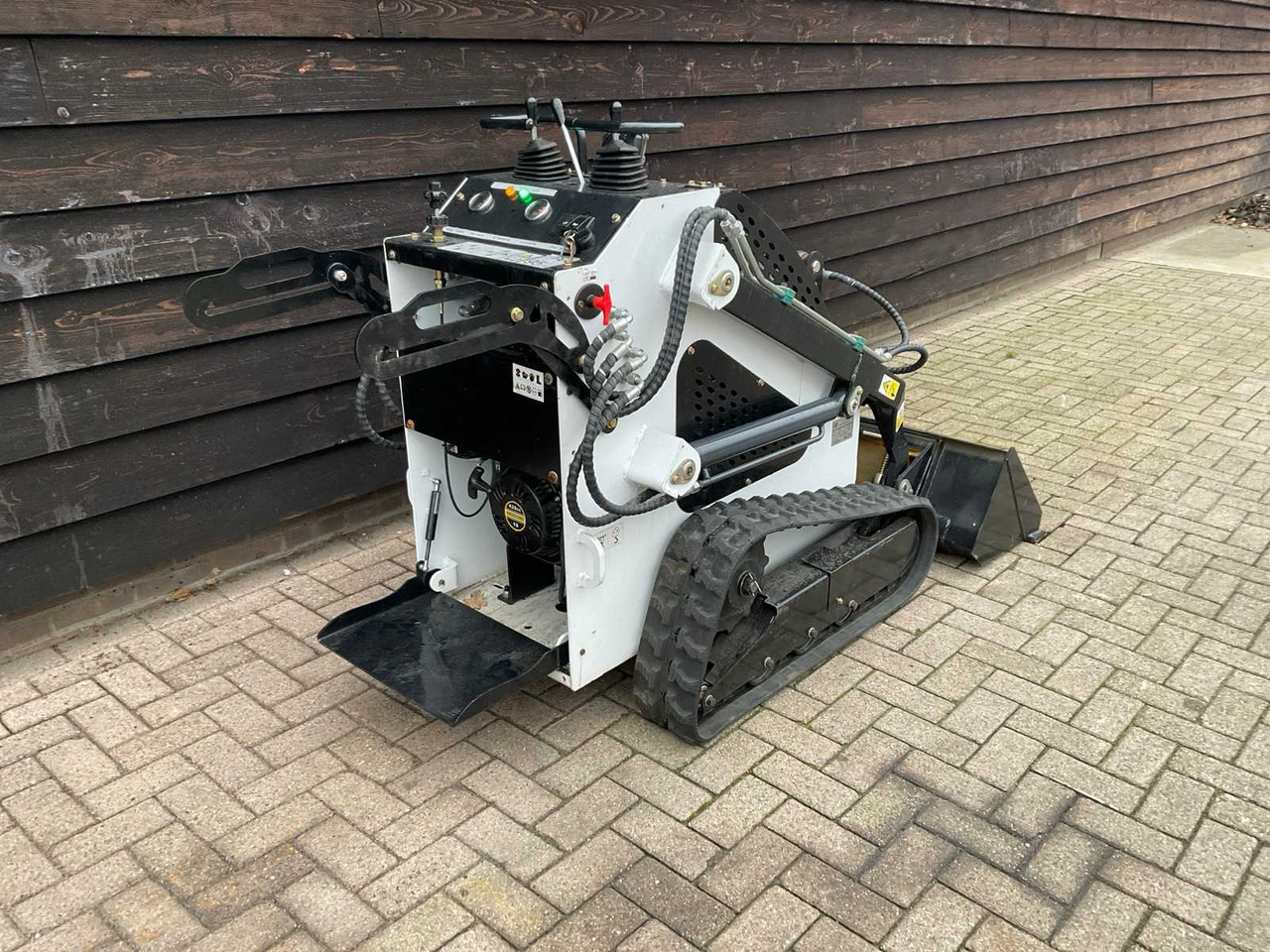 2025 JLH LRT 360 SKID STEER LOADER - Compact track loader: picture 3 2025 JLH LRT 360 SKID STEER LOADER - Compact track loader: picture 3