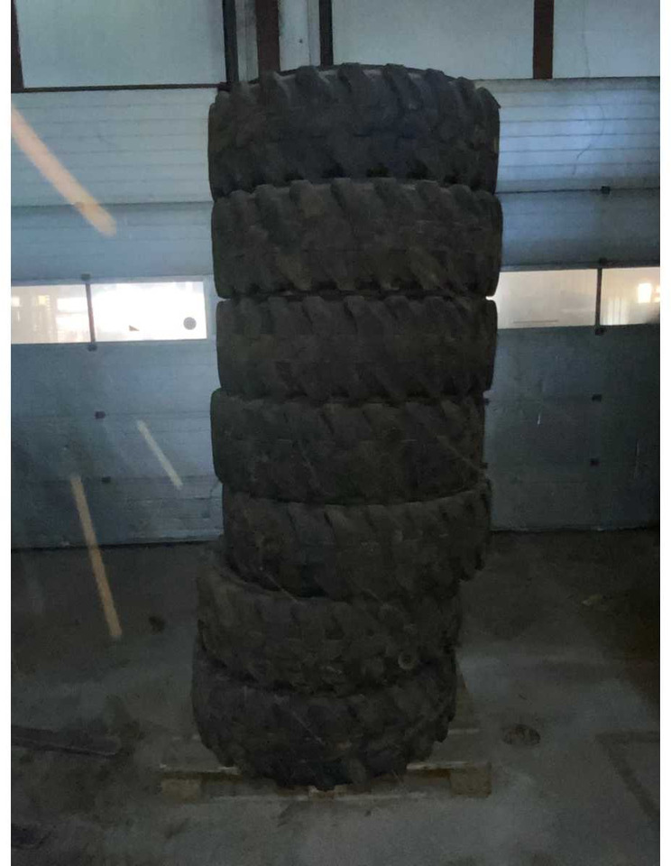 315/80 R22.5 - Wheels and tires for Farm tractor: picture 2 315/80 R22.5 - Wheels and tires for Farm tractor: picture 2