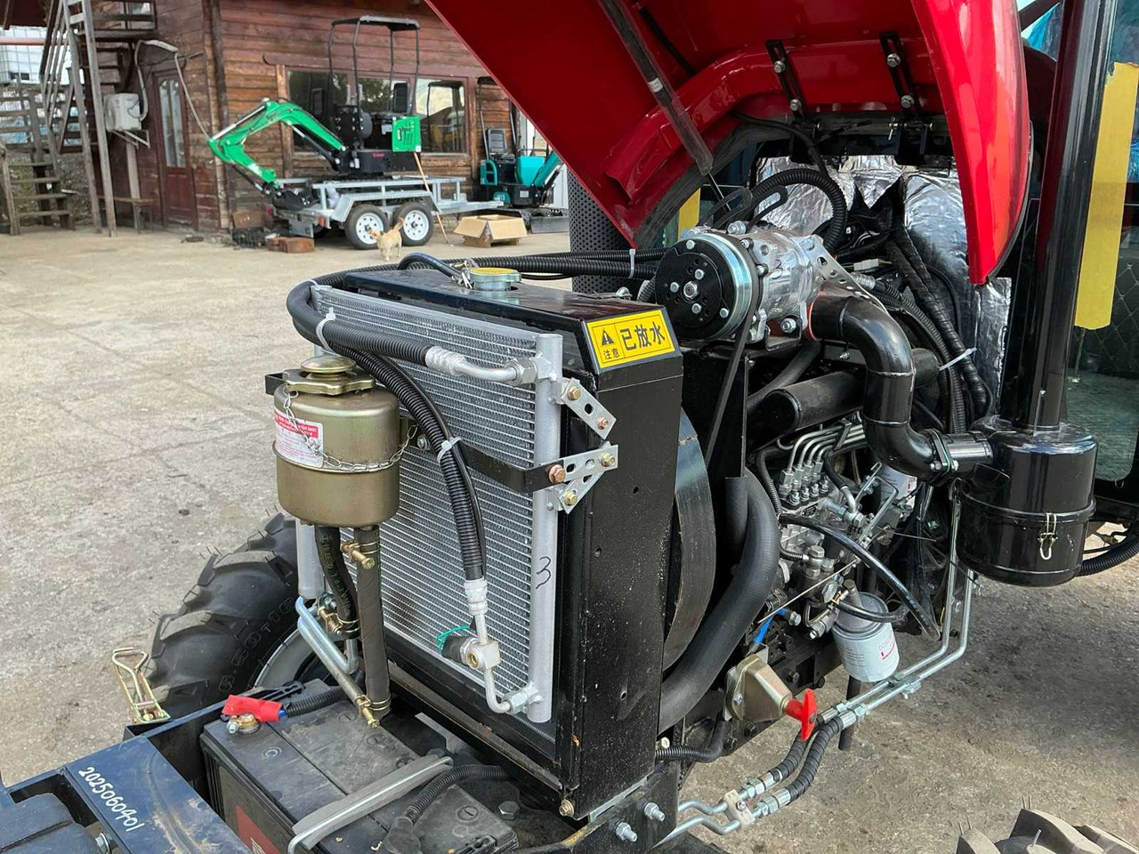 - 604 - 4-WHEEL DRIVE TRACTOR - 2025 - Farm tractor: picture 4 - 604 - 4-WHEEL DRIVE TRACTOR - 2025 - Farm tractor: picture 4