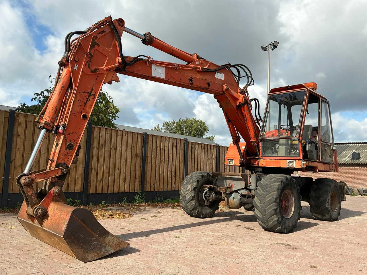 Atlas 1302 - Mobile crane: picture 1 Atlas 1302 - Mobile crane: picture 1