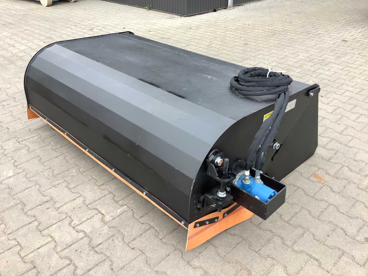 Field Hydraulic Box Broom Sweeper 1800 - Attachment for Construction machinery: picture 1 Field Hydraulic Box Broom Sweeper 1800 - Attachment for Construction machinery: picture 1