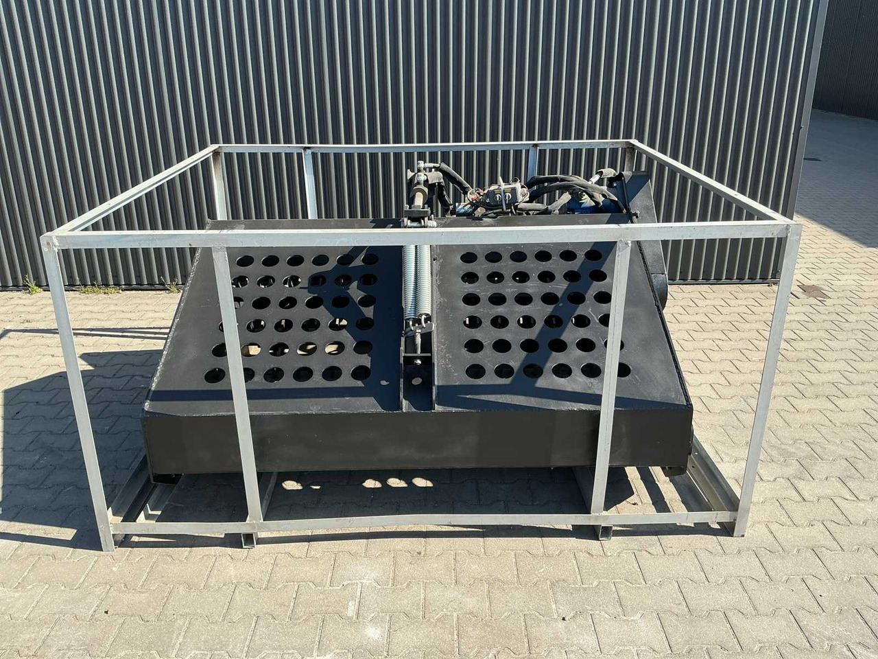 Field Industries Landscape Finishing Rake - Attachment for Construction machinery: picture 3 Field Industries Landscape Finishing Rake - Attachment for Construction machinery: picture 3