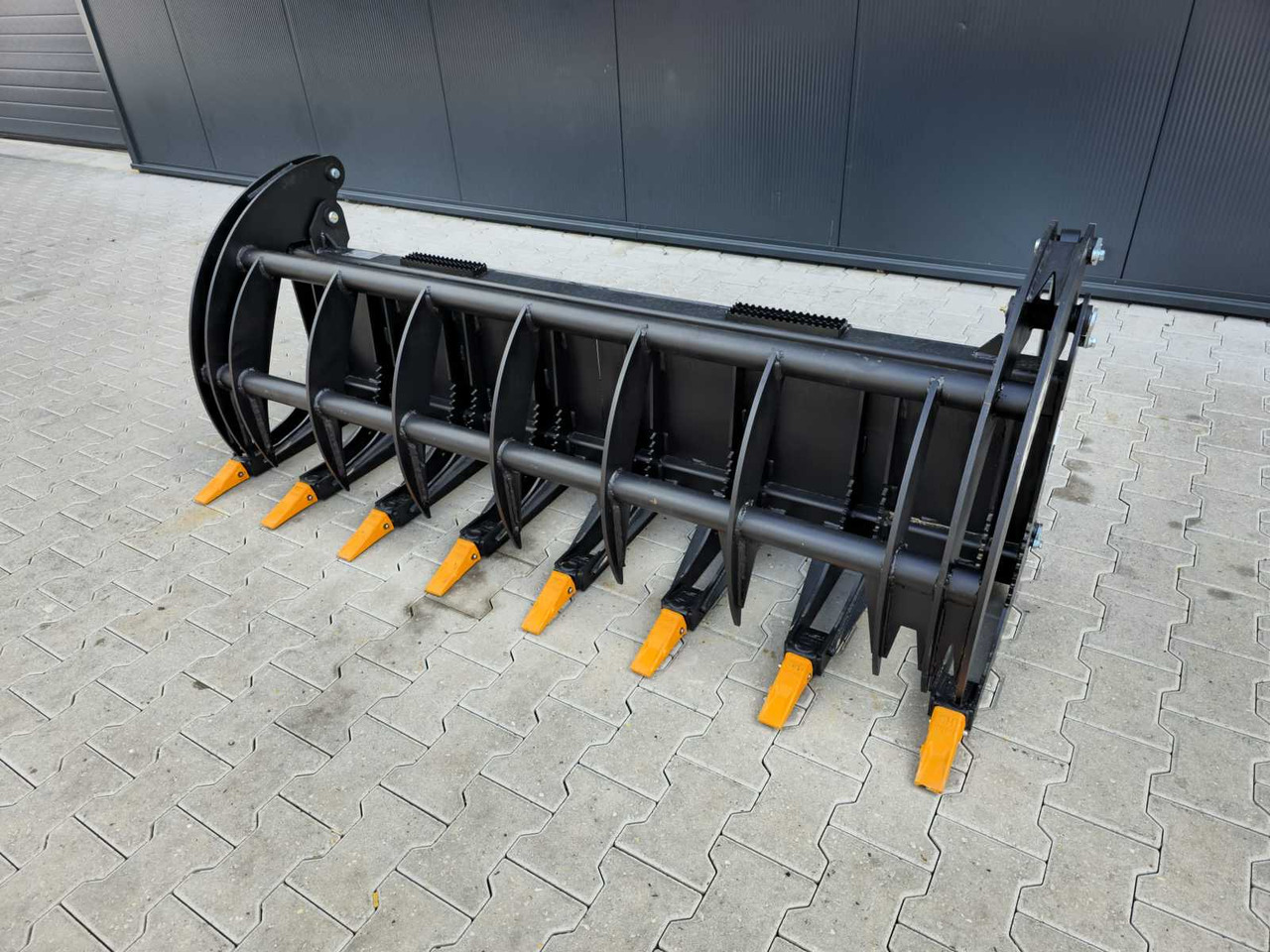 Rhino-Cross 78 inch heavy duty fork grapple - Attachment for Construction machinery: picture 2 Rhino-Cross 78 inch heavy duty fork grapple - Attachment for Construction machinery: picture 2