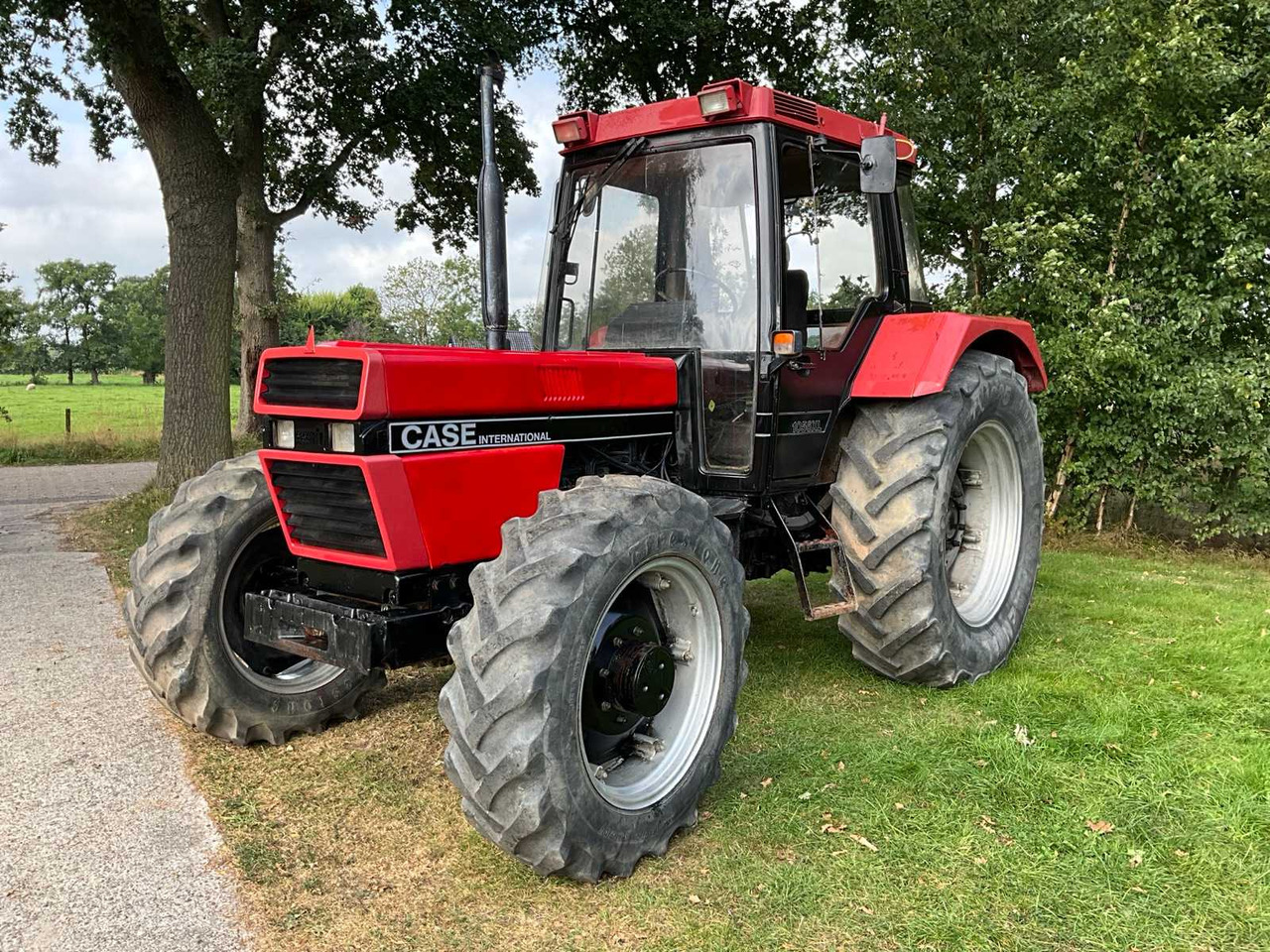 Case IH 1056XL - Farm tractor: picture 2 Case IH 1056XL - Farm tractor: picture 2