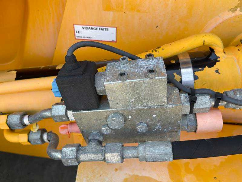 Caterpillar 428F - Backhoe loader: picture 5 Caterpillar 428F - Backhoe loader: picture 5