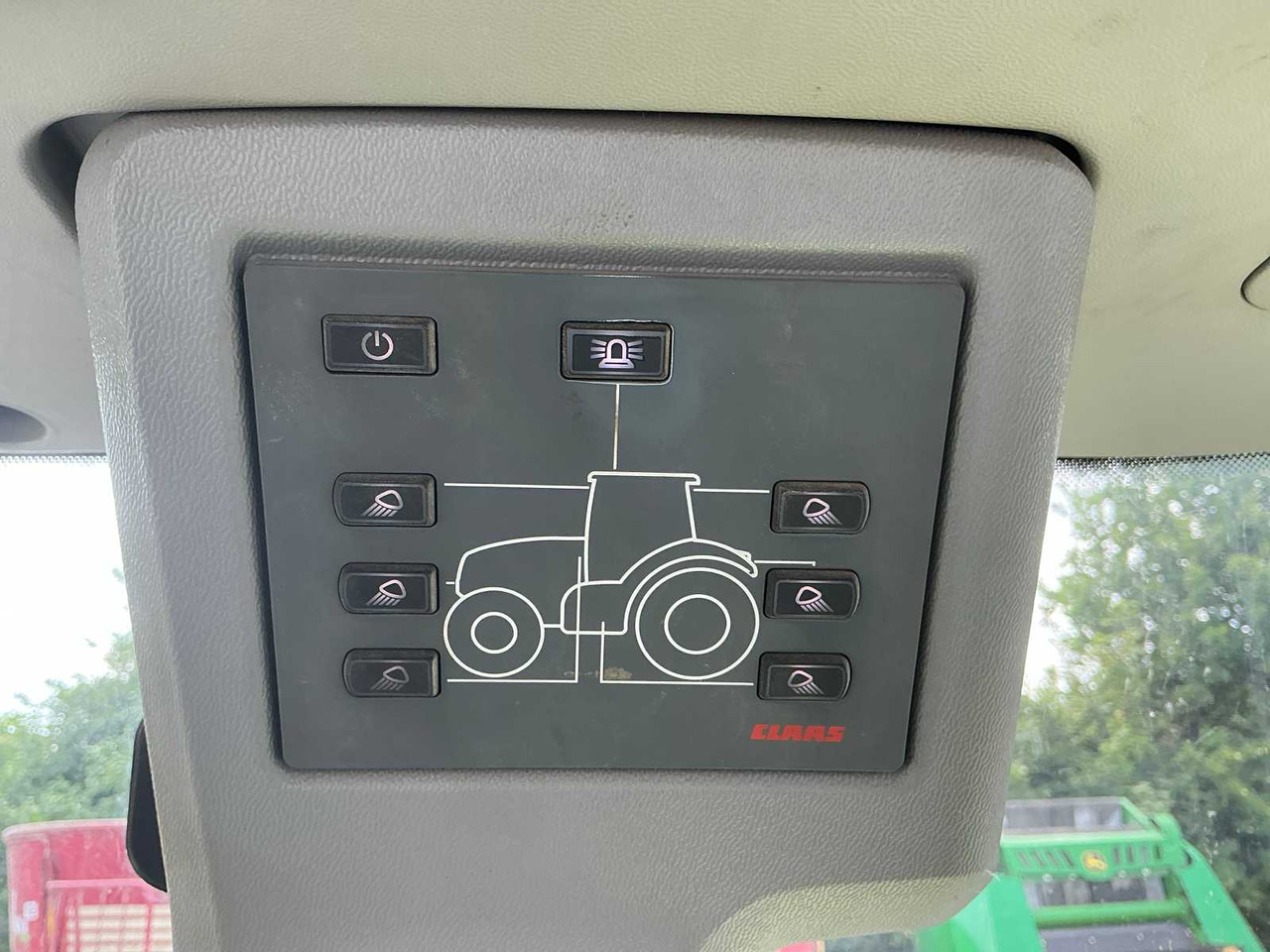 Farm tractor Claas Axion 840: picture 14