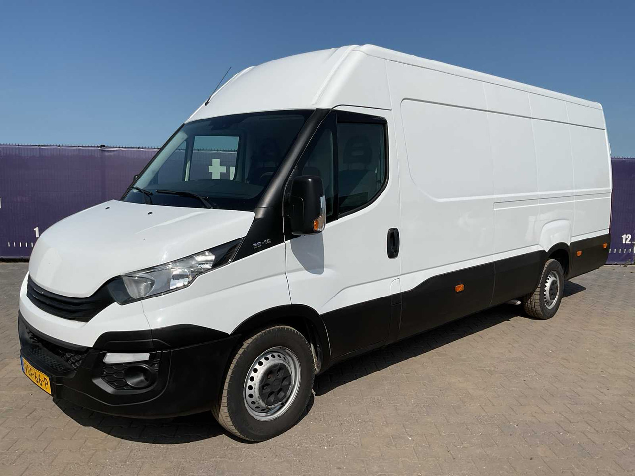 2016 - IVECO - DAILY - 35S14V 2.3 410 H2 - COMMERCIAL VEHICLE - Commercial vehicle: picture 1 2016 - IVECO - DAILY - 35S14V 2.3 410 H2 - COMMERCIAL VEHICLE - Commercial vehicle: picture 1