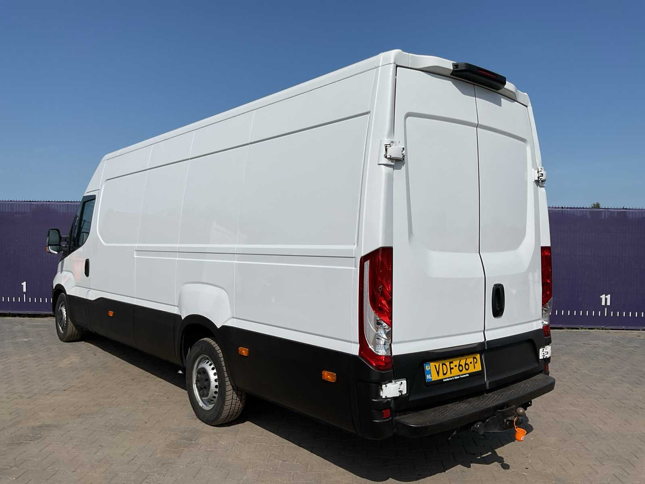 2016 - IVECO - DAILY - 35S14V 2.3 410 H2 - COMMERCIAL VEHICLE - Commercial vehicle: picture 3 2016 - IVECO - DAILY - 35S14V 2.3 410 H2 - COMMERCIAL VEHICLE - Commercial vehicle: picture 3