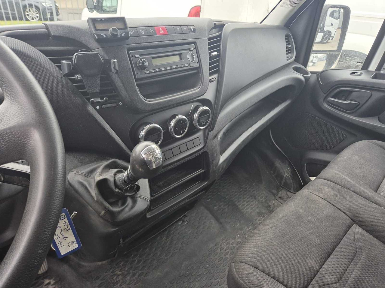 IVECO - DAILY - 35S13V 2.3 352 H3 L - COMMERCIAL VEHICLE - Commercial vehicle: picture 4 IVECO - DAILY - 35S13V 2.3 352 H3 L - COMMERCIAL VEHICLE - Commercial vehicle: picture 4