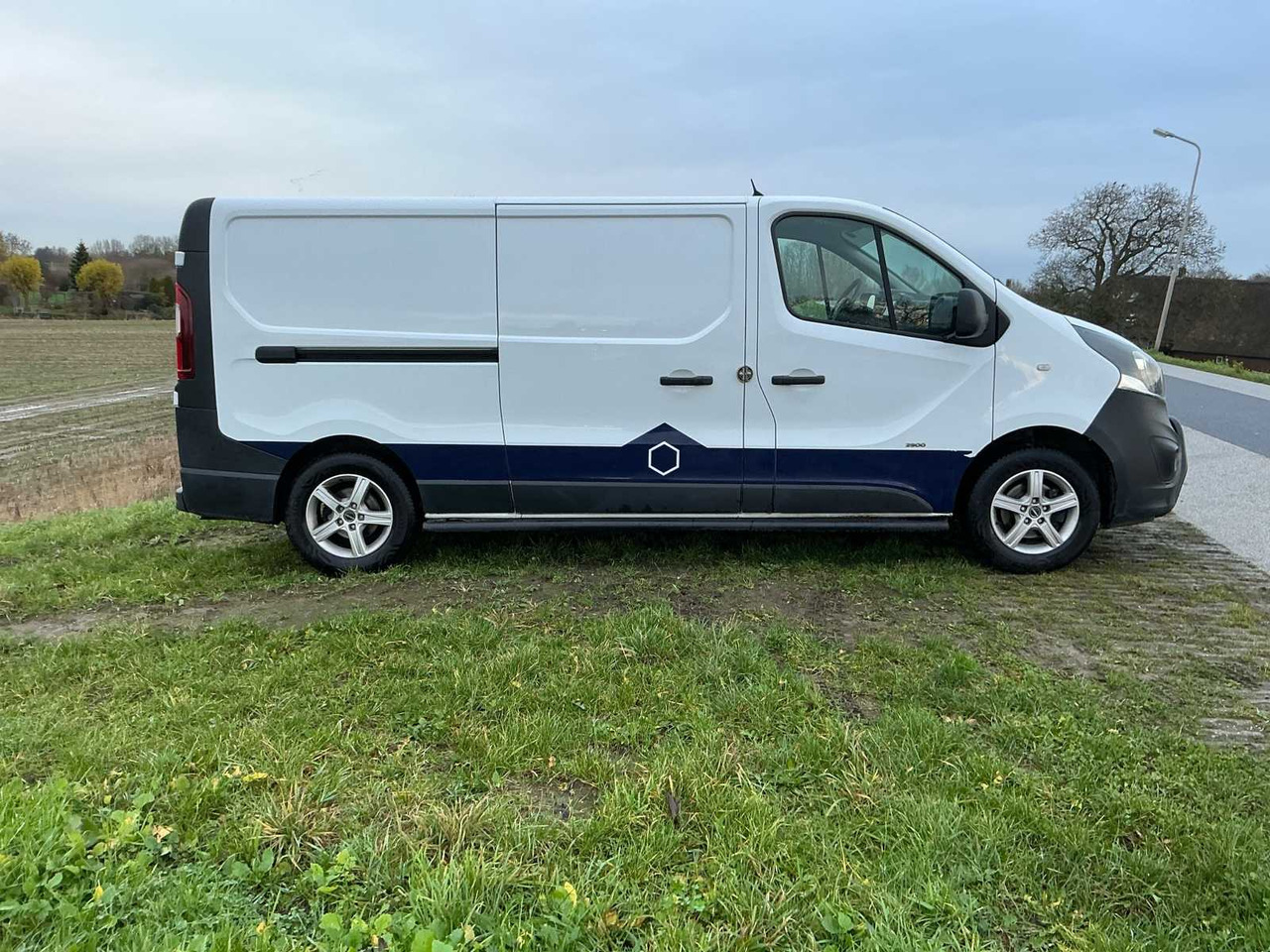 OPEL VIVARO 1.6 CDTI L2H1 DCSPEC COMMERCIAL VEHICLE - Commercial vehicle: picture 4 OPEL VIVARO 1.6 CDTI L2H1 DCSPEC COMMERCIAL VEHICLE - Commercial vehicle: picture 4
