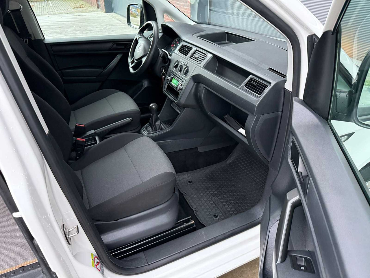 Commercial vehicle VOLKSWAGEN - EASYLINE BENZINE 1.2 TSI L1H1 - CADDY - VAN: picture 12