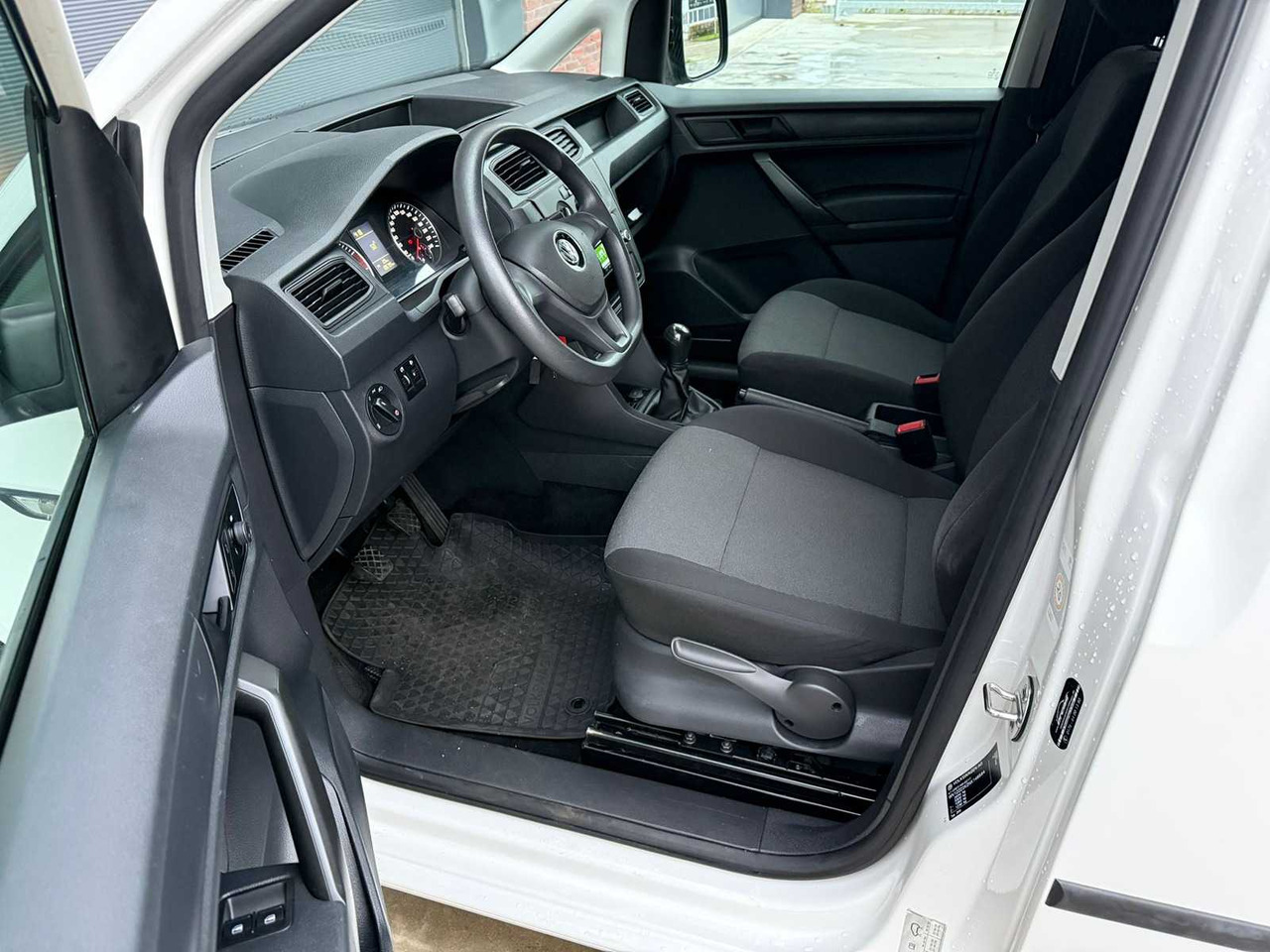 Commercial vehicle VOLKSWAGEN - EASYLINE BENZINE 1.2 TSI L1H1 - CADDY - VAN: picture 11