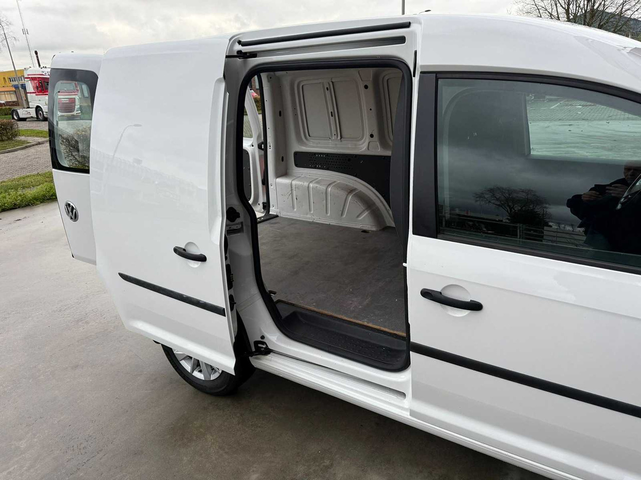 Commercial vehicle VOLKSWAGEN - EASYLINE BENZINE 1.2 TSI L1H1 - CADDY - VAN: picture 13