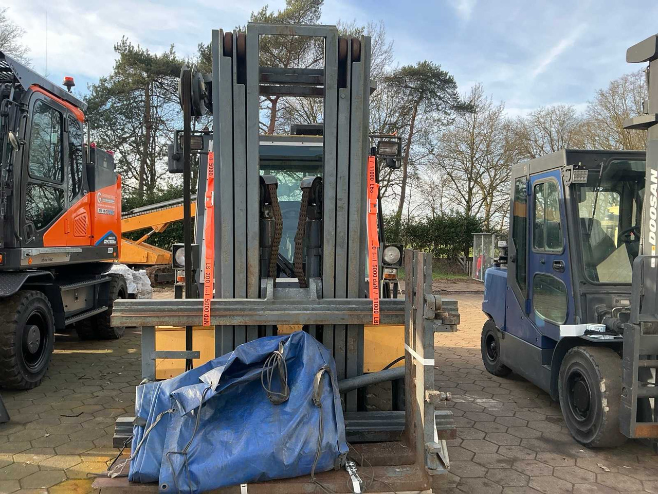 DANTRUCK - 9880 VG - FORKLIFT TRUCKS - 2003 - Forklift: picture 2 DANTRUCK - 9880 VG - FORKLIFT TRUCKS - 2003 - Forklift: picture 2