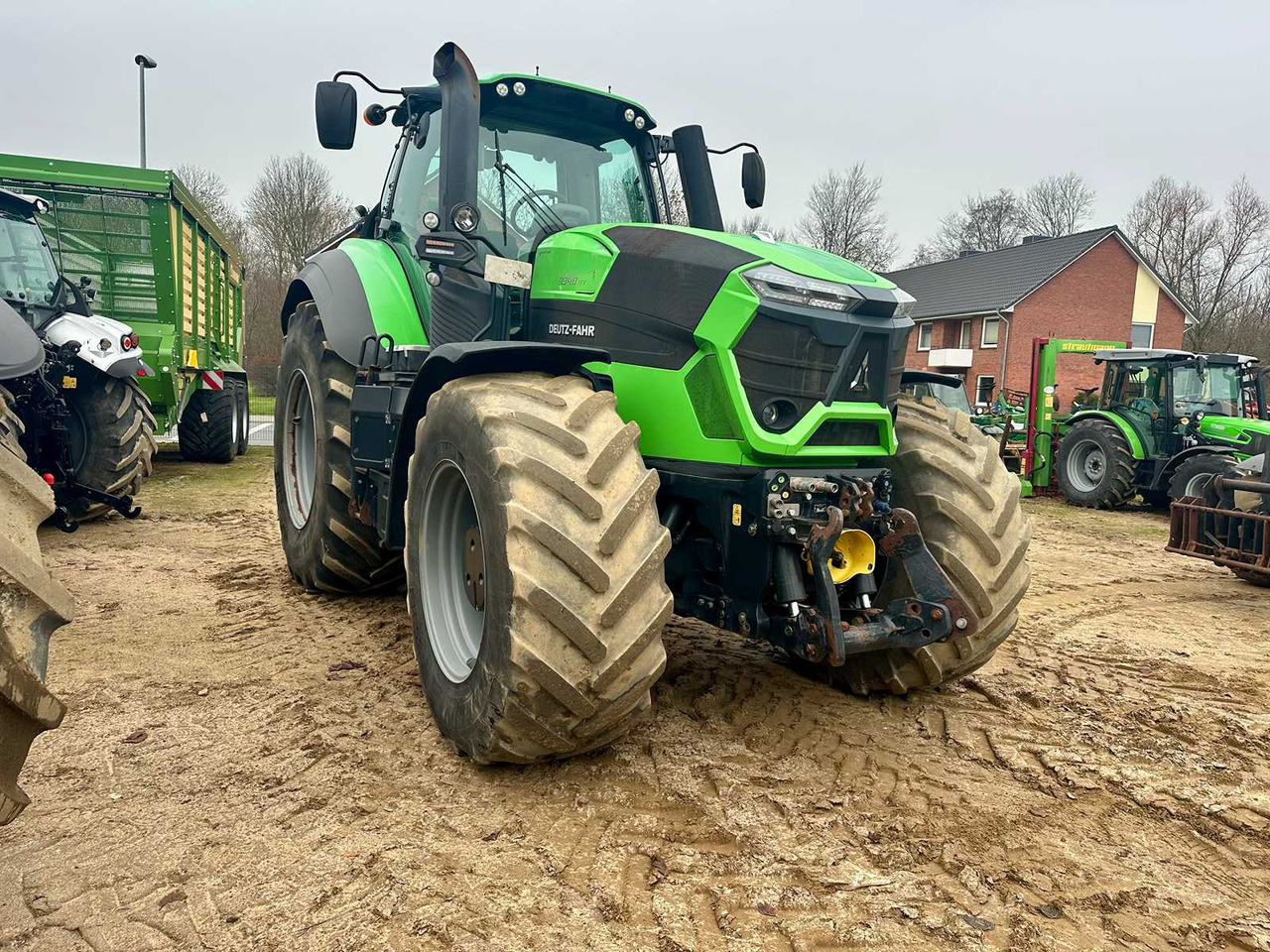 DEUTZ-FAHR AGROTRON 9340 TTV - TRACTOR WITH ALL-WHEEL DRIVE - Farm tractor: picture 4 DEUTZ-FAHR AGROTRON 9340 TTV - TRACTOR WITH ALL-WHEEL DRIVE - Farm tractor: picture 4