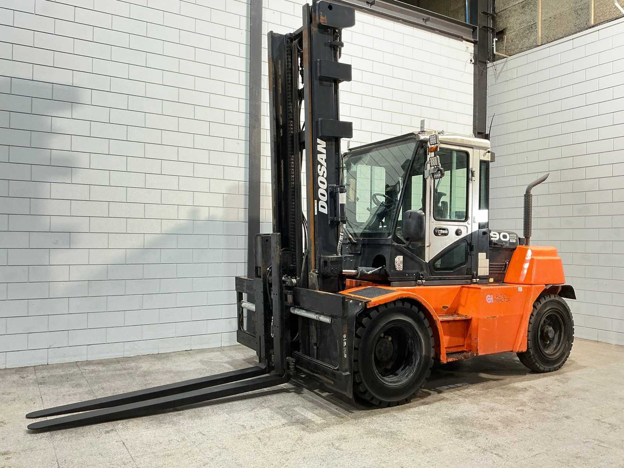 DOOSAN - 2017 - D90S-7 - FORKLIFT - Forklift: picture 4 DOOSAN - 2017 - D90S-7 - FORKLIFT - Forklift: picture 4