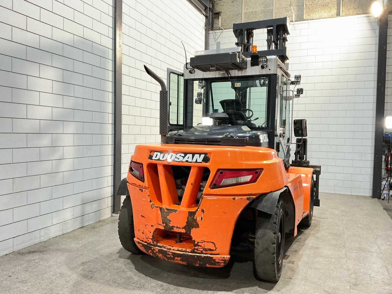 DOOSAN - 2017 - D90S-7 - FORKLIFT - Forklift: picture 2 DOOSAN - 2017 - D90S-7 - FORKLIFT - Forklift: picture 2