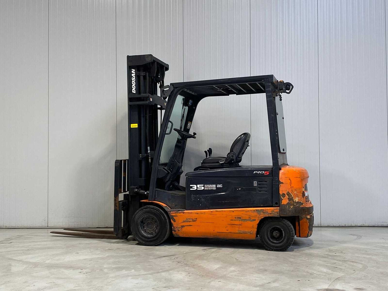 DOOSAN - B35X-5 - FORKLIFT - TRIPLEX - FREELIFT - SIDESHIFT - Forklift: picture 1 DOOSAN - B35X-5 - FORKLIFT - TRIPLEX - FREELIFT - SIDESHIFT - Forklift: picture 1