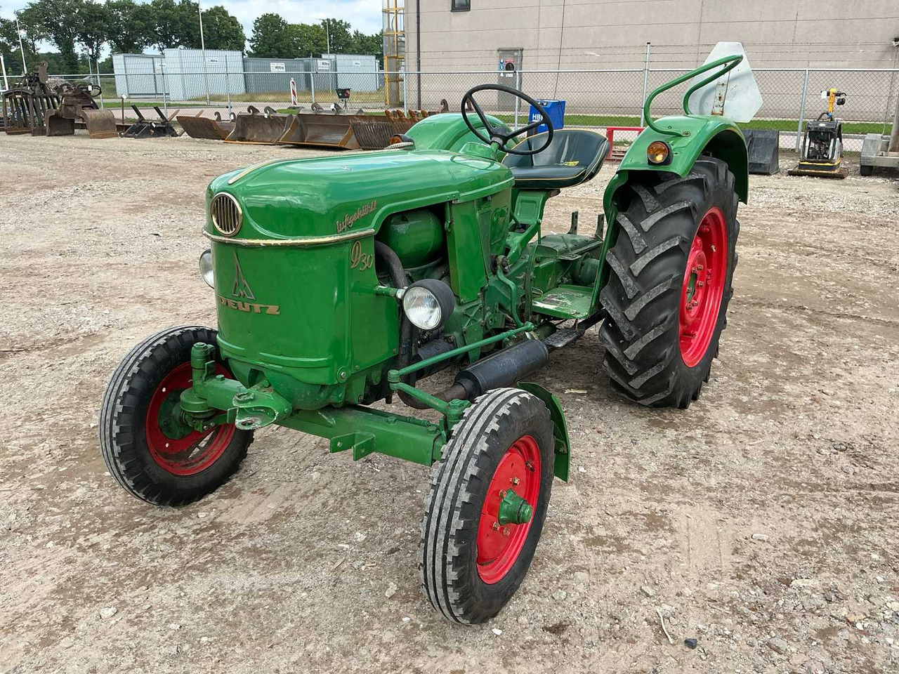 Deutz D30 luchtgekoeld - Farm tractor: picture 1 Deutz D30 luchtgekoeld - Farm tractor: picture 1