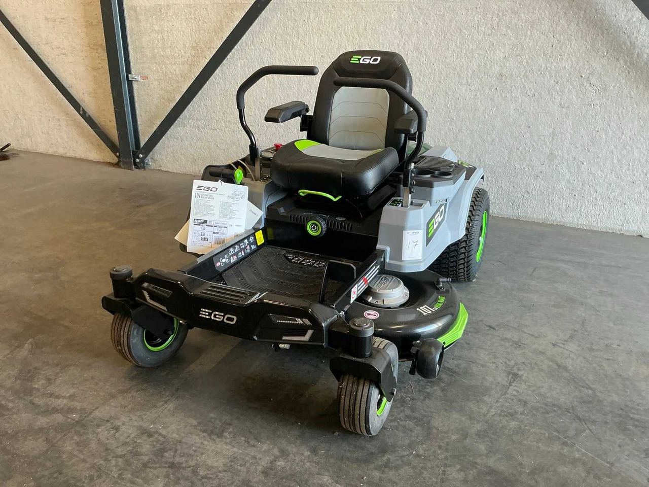EGO ZT4200E-L - Garden mower: picture 1 EGO ZT4200E-L - Garden mower: picture 1