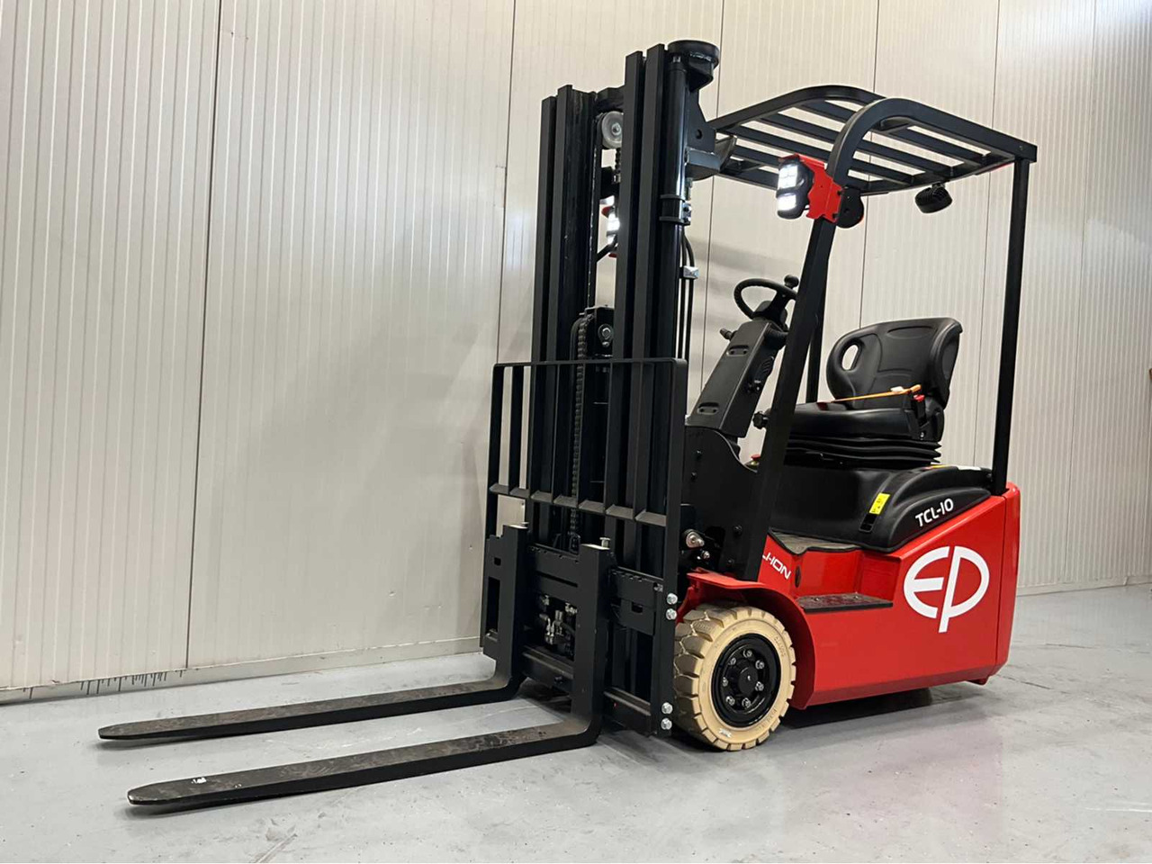 EP TCL-10 FORKLIFT TRUCK - TRIPLEX - FREELIFT - SIDESHIFT - 2025 - Forklift: picture 1 EP TCL-10 FORKLIFT TRUCK - TRIPLEX - FREELIFT - SIDESHIFT - 2025 - Forklift: picture 1