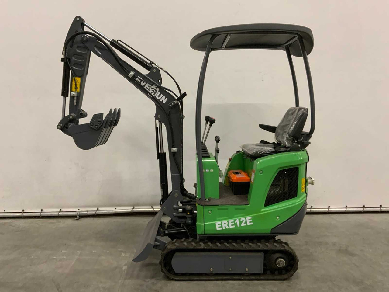 EVERUN - 2025 - ERE12E - ELECTRIC MINI EXCAVATOR - Mini excavator: picture 2 EVERUN - 2025 - ERE12E - ELECTRIC MINI EXCAVATOR - Mini excavator: picture 2