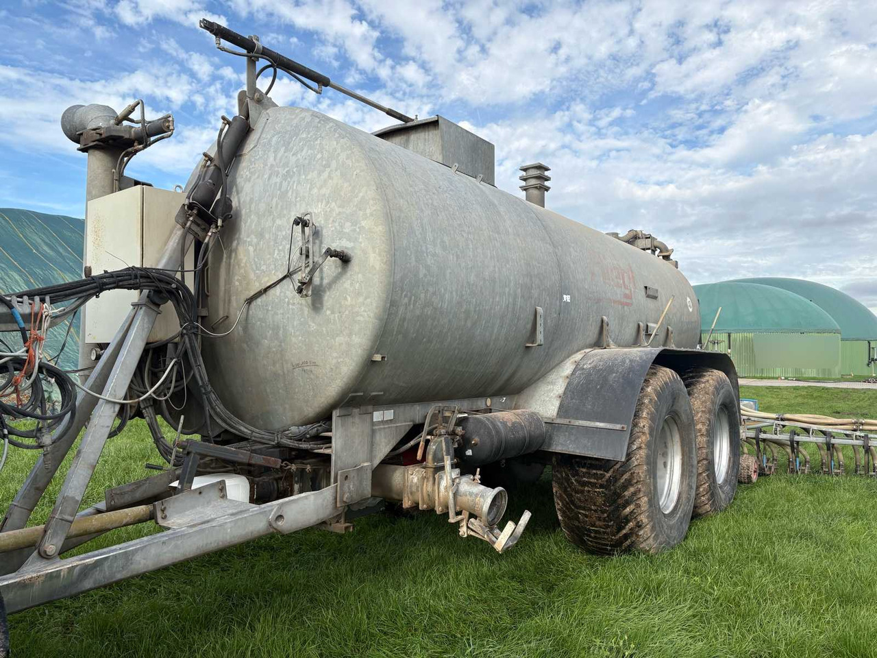 FLIEGL Güllefass mit Schleppschuhverteiler und Scheibeninjektor - Manure spreader: picture 3 FLIEGL Güllefass mit Schleppschuhverteiler und Scheibeninjektor - Manure spreader: picture 3