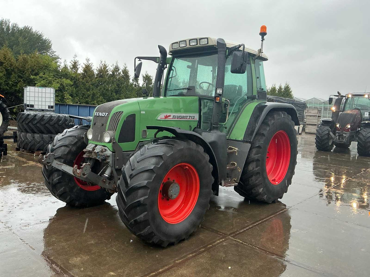 Fendt Favorit 712 Vario - Farm tractor: picture 2 Fendt Favorit 712 Vario - Farm tractor: picture 2