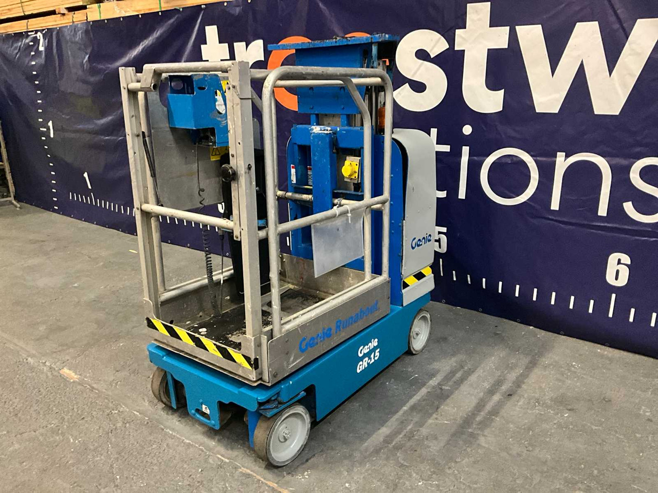 GENIE - GR-15 - AERIAL PLATFORM - Aerial platform: picture 1 GENIE - GR-15 - AERIAL PLATFORM - Aerial platform: picture 1