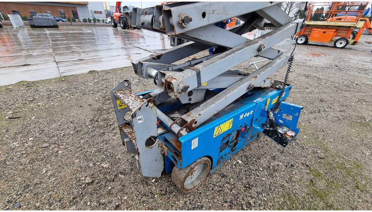 Aerial platform GENIE - GS-1530 - AERIAL WORK PLATFORMS - 2015 (77293888): picture 9