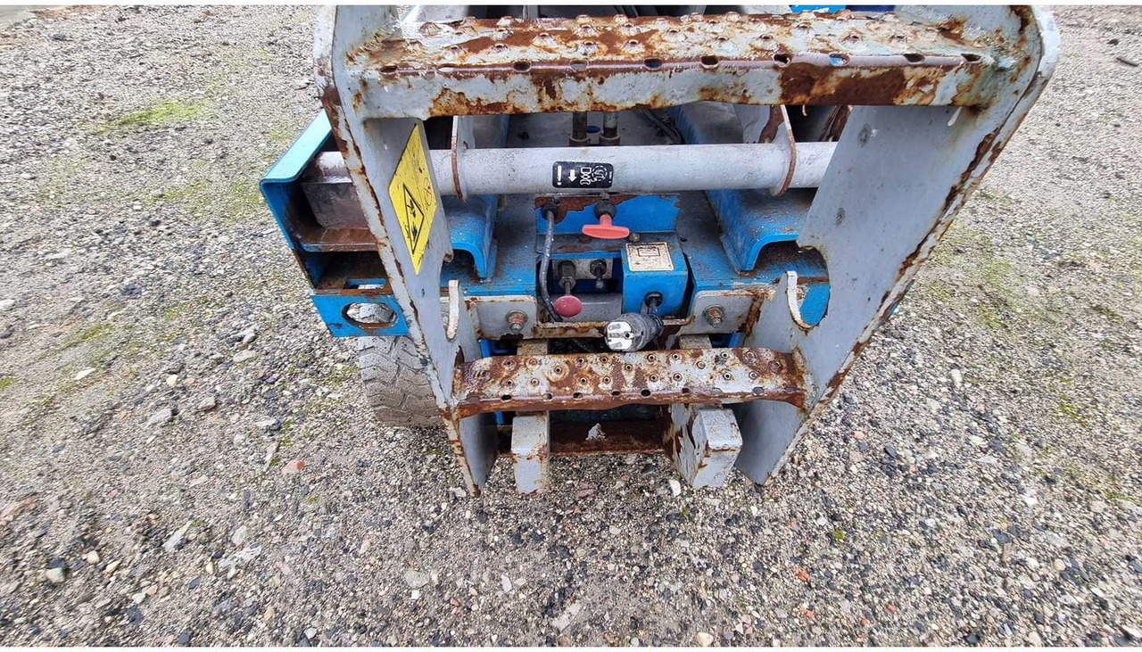 Aerial platform GENIE - GS-1530 - AERIAL WORK PLATFORMS - 2015 (77293888): picture 10