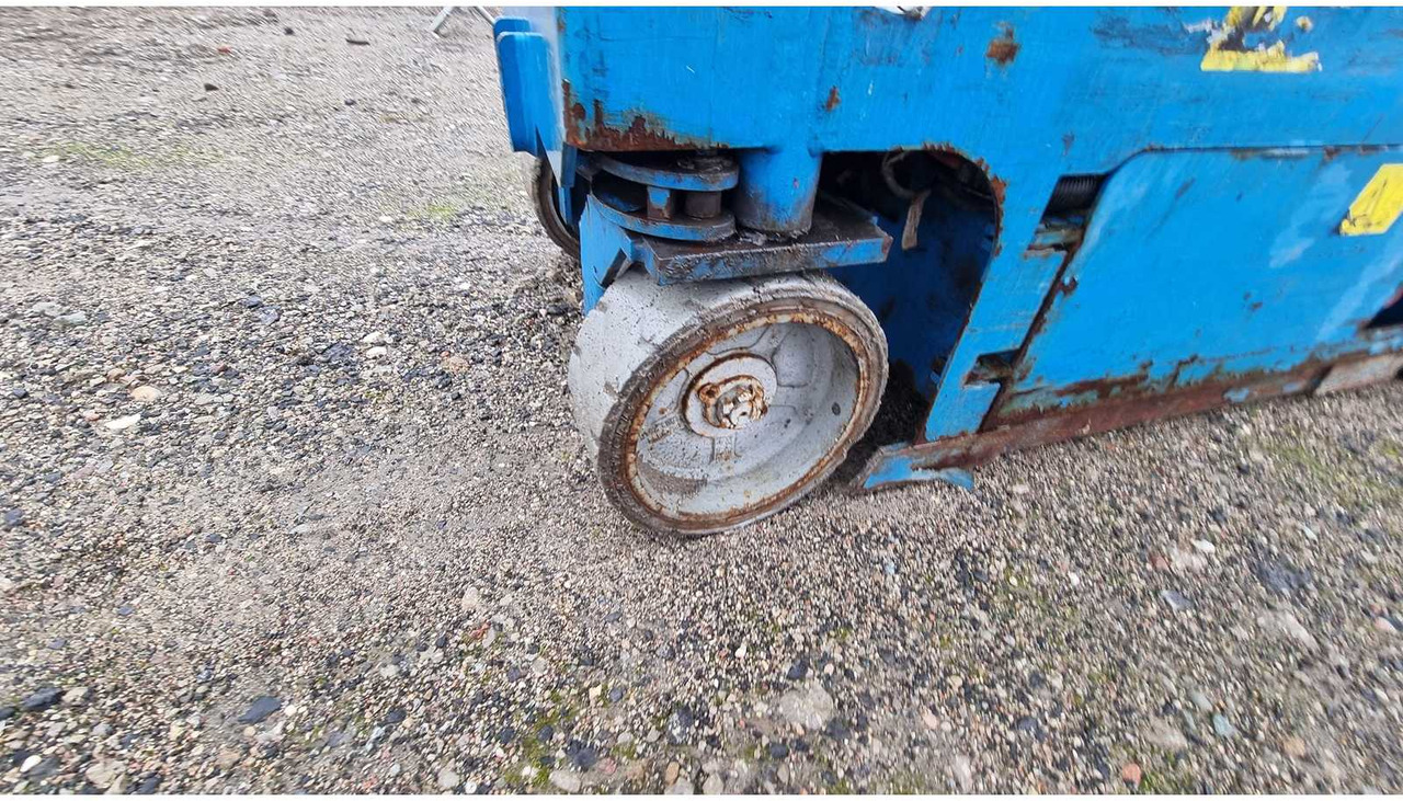 Aerial platform GENIE - GS-1530 - AERIAL WORK PLATFORMS - 2015 (77293888): picture 17