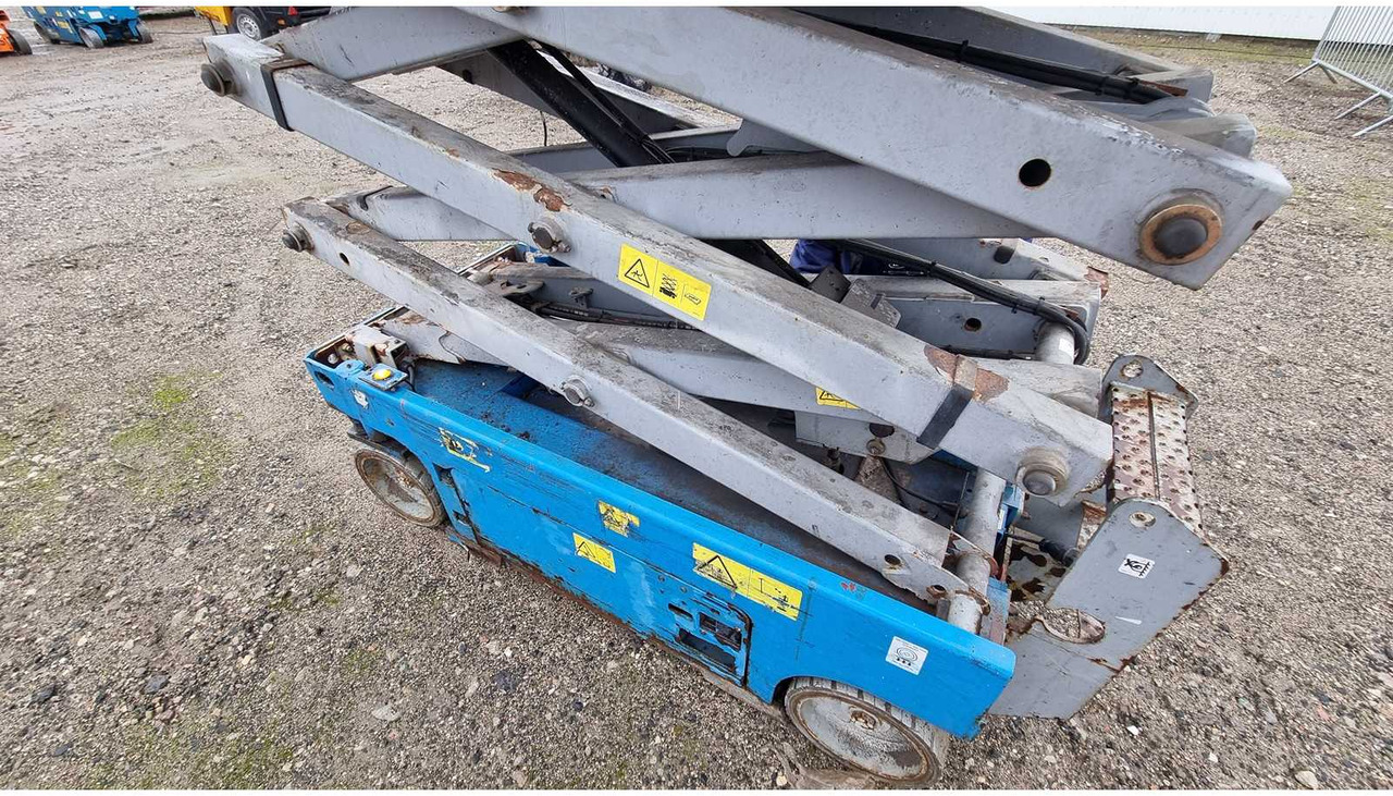 Aerial platform GENIE - GS-1530 - AERIAL WORK PLATFORMS - 2015 (77293888): picture 15