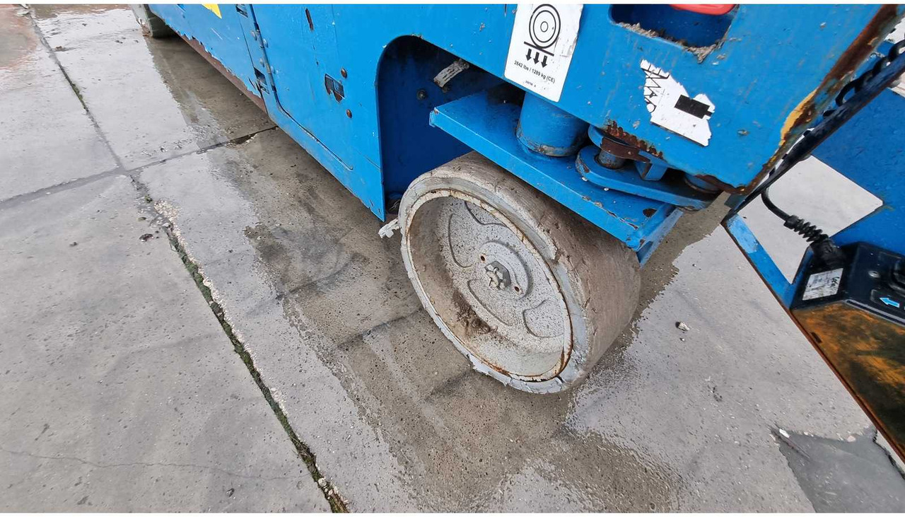 Aerial platform GENIE - GS4047 - AERIAL WORK PLATFORMS - 2015 (ESN14015029): picture 8